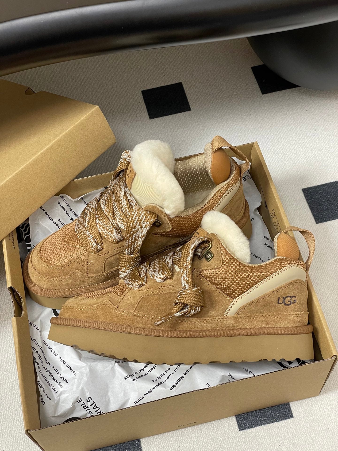 UGG Lowmel Sneaker Brown Suede Mesh 522213