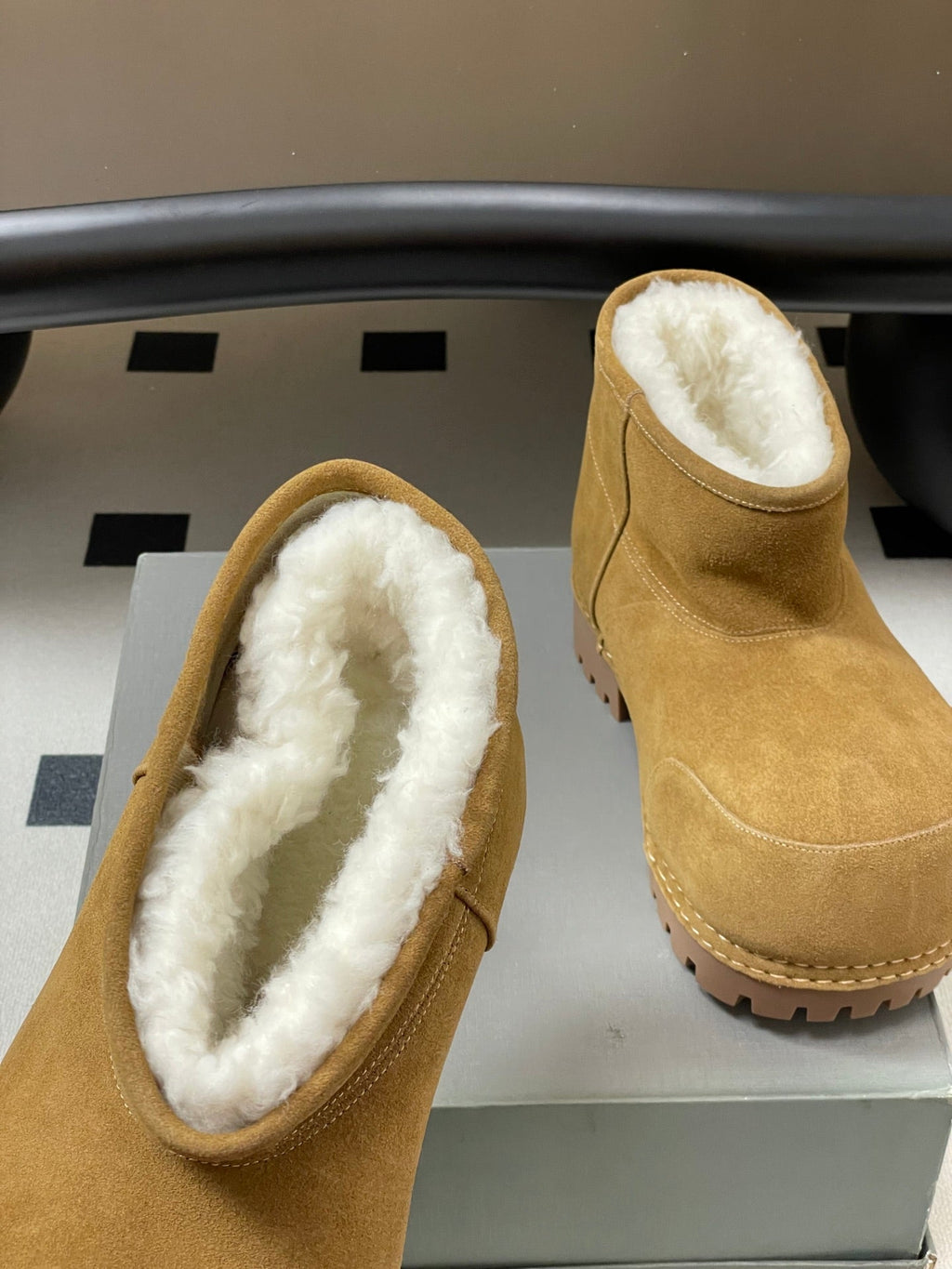 Balenciaga Snow Boots Beige Suede 535037