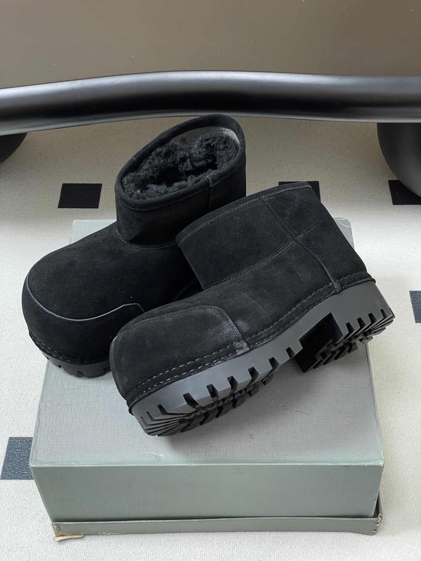 Balenciaga Snow Boots Black Suede 535039