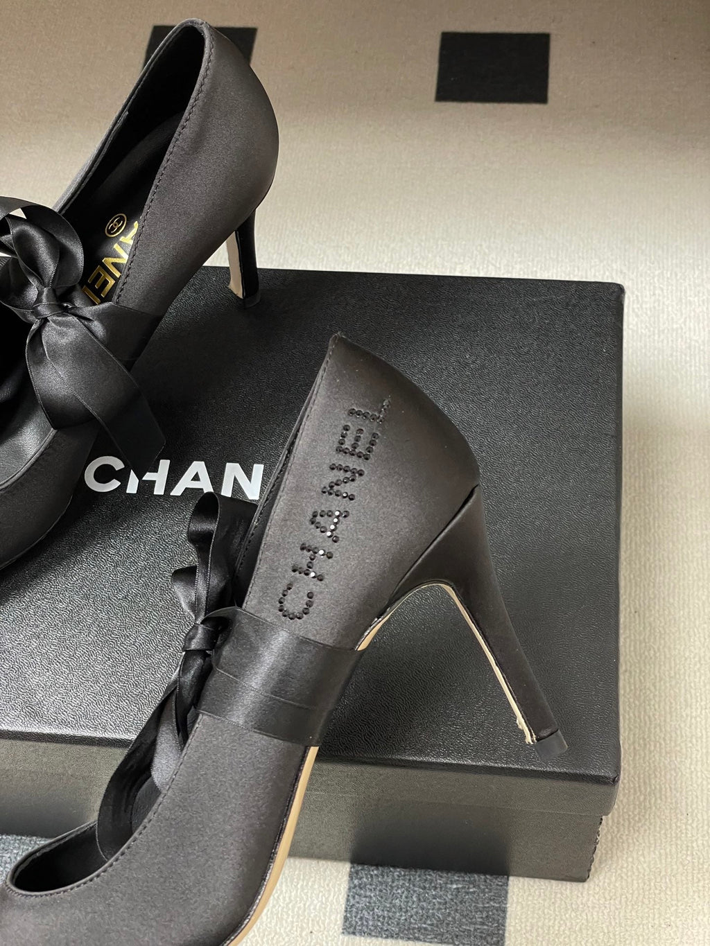 CC 26 Pump Black Satin Silk