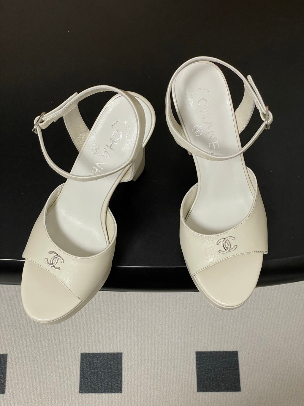 CC 26SS Platform Sandals 120mm White Double C Sheepskin 632571