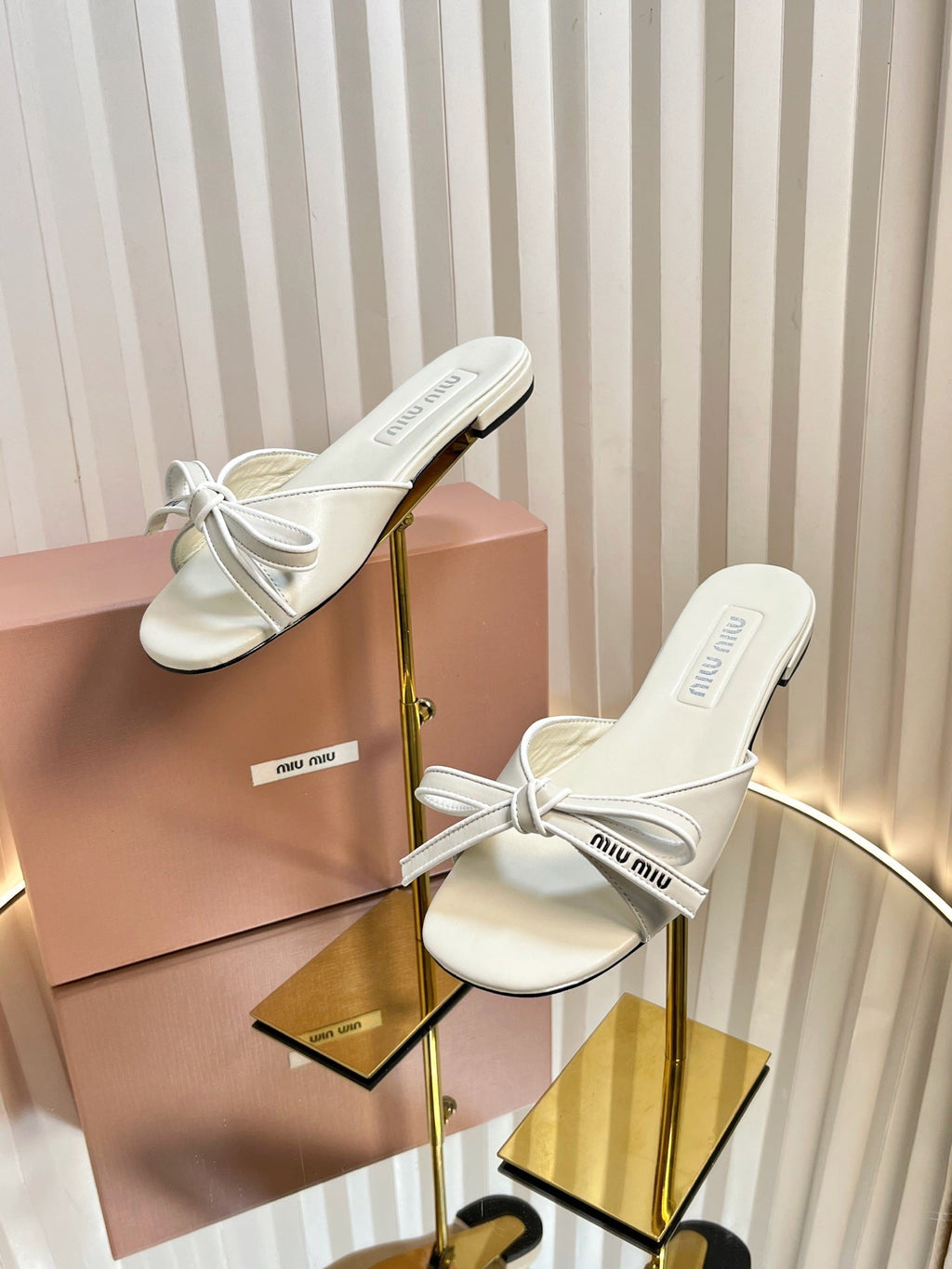 Miu 26s Bow Slippers White Leather 768205