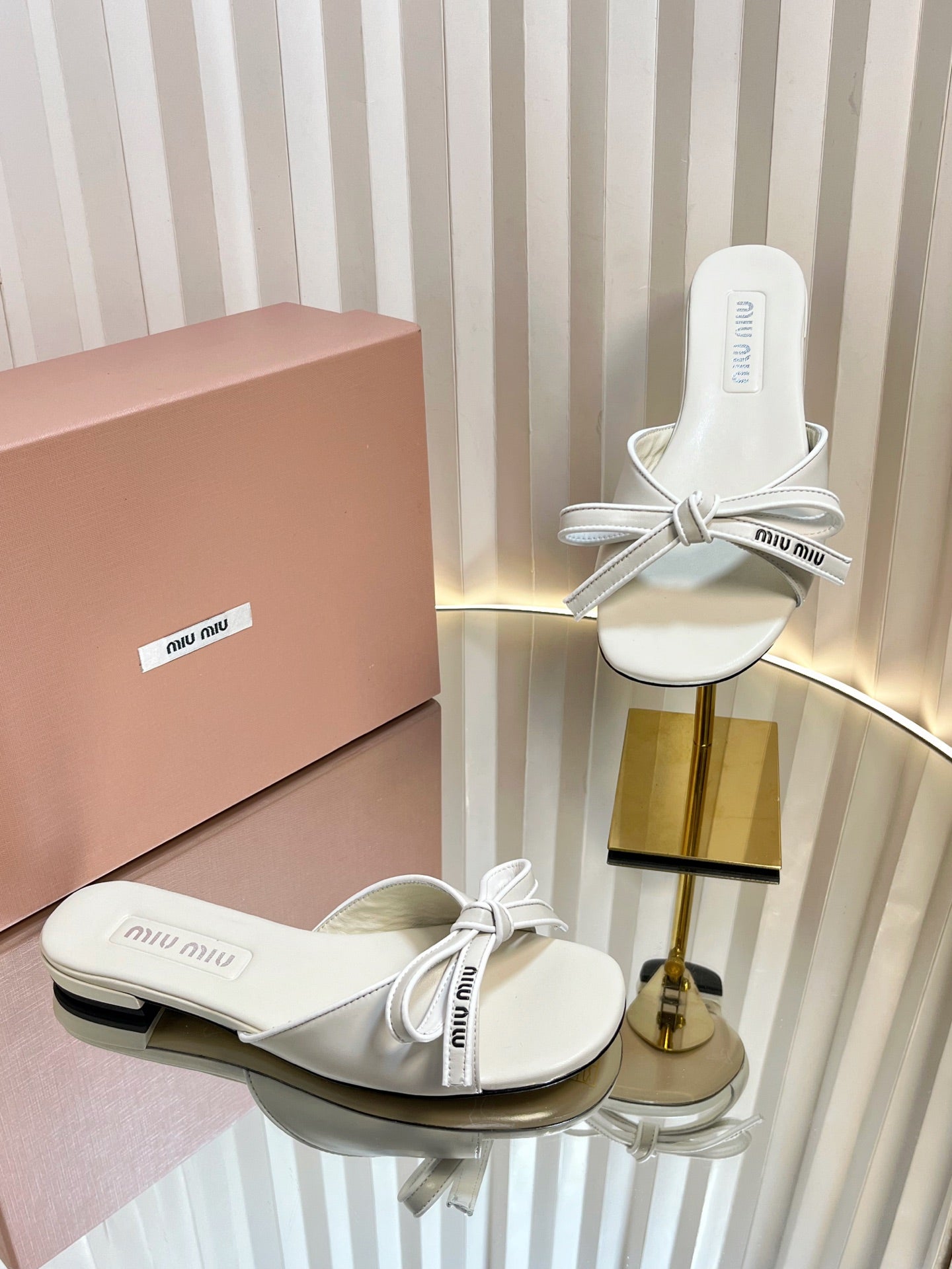 Miu 26s Bow Slippers White Leather 768205