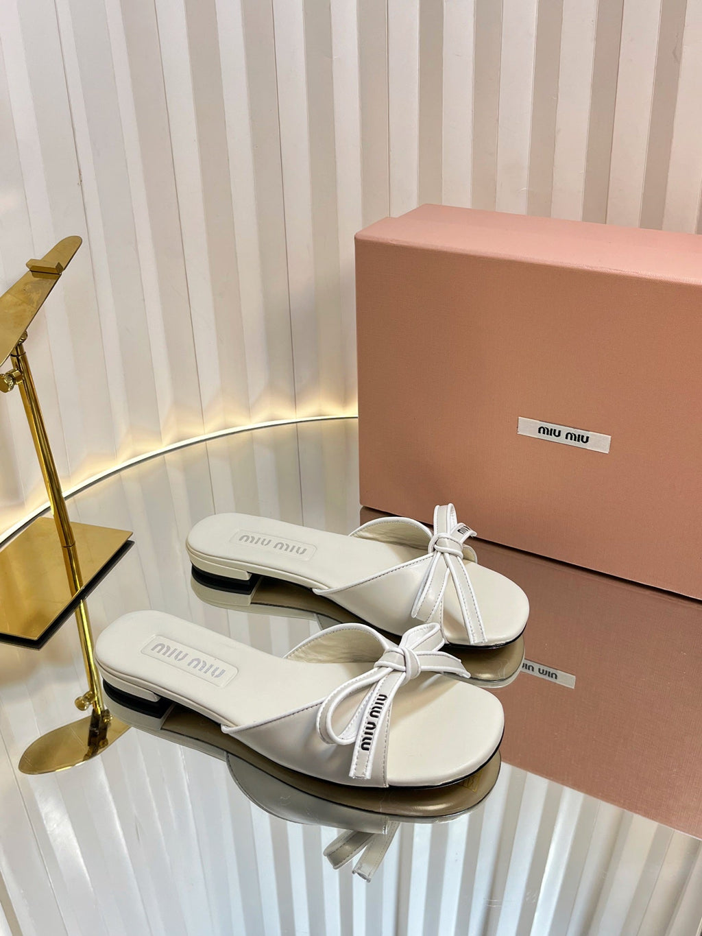 Miu 26s Bow Slippers White Leather 768205