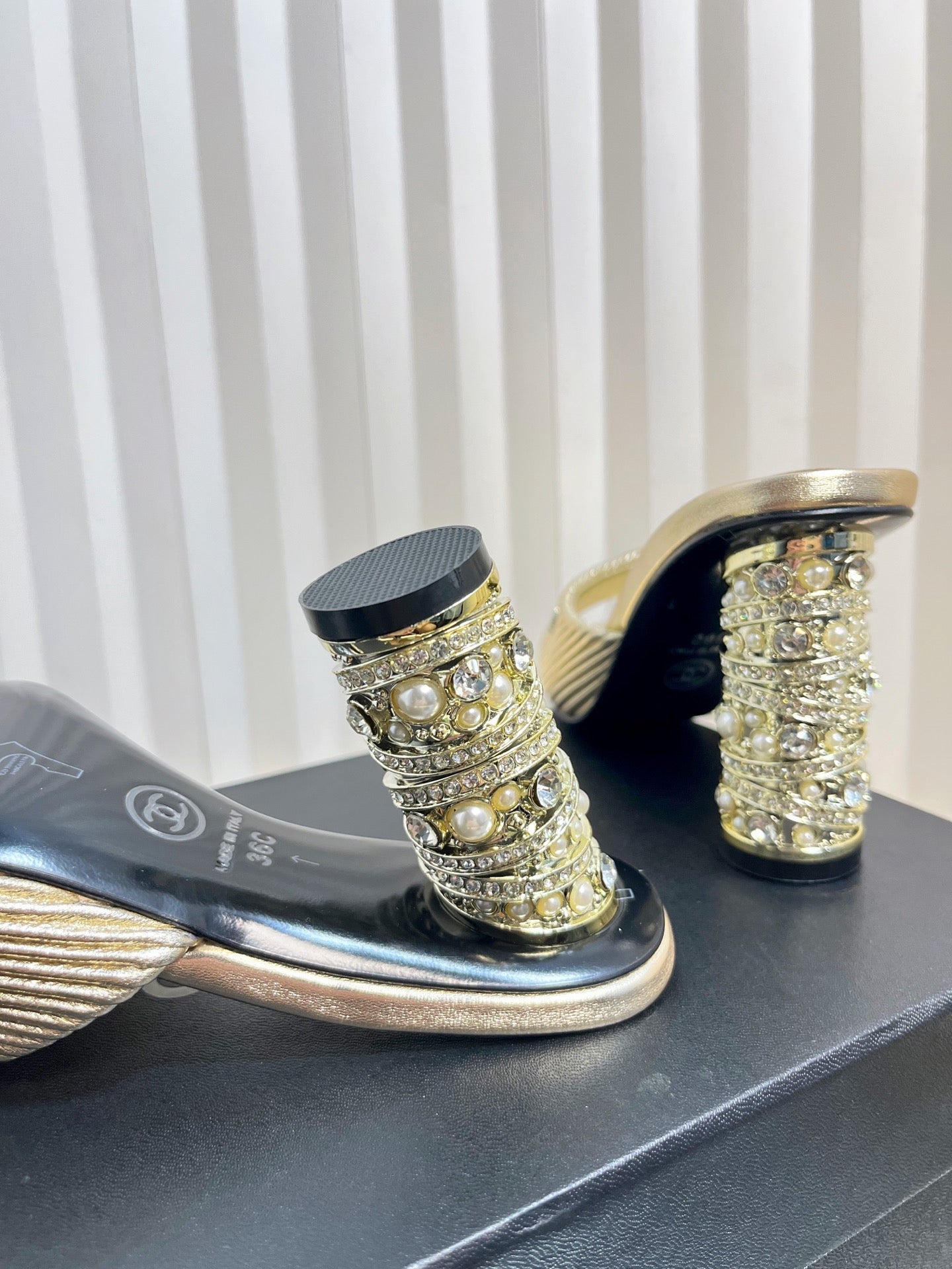 CC 26P Mule Sandals 8cm Gold Leather 767855