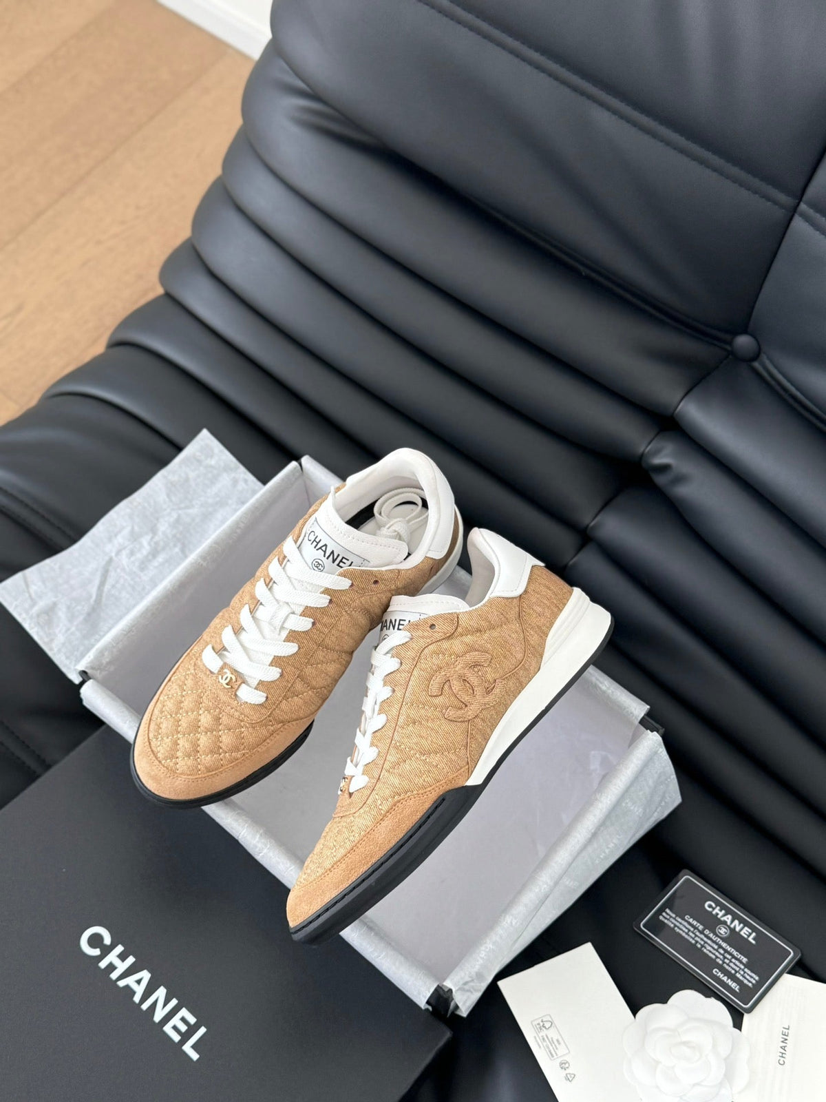 CC SNEAKER IN PEANUT BROWN MIX WHITE EMBROIDERED LAMBSKIN