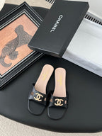 CC 25 Slippers Black Cowhide 305283