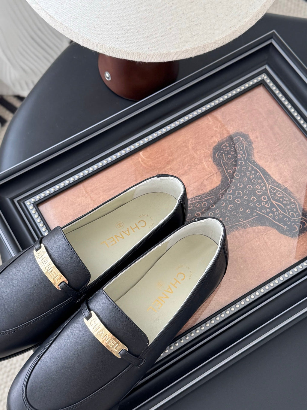 CC 25K   Finition Main Loafers Black Calfskin 458641