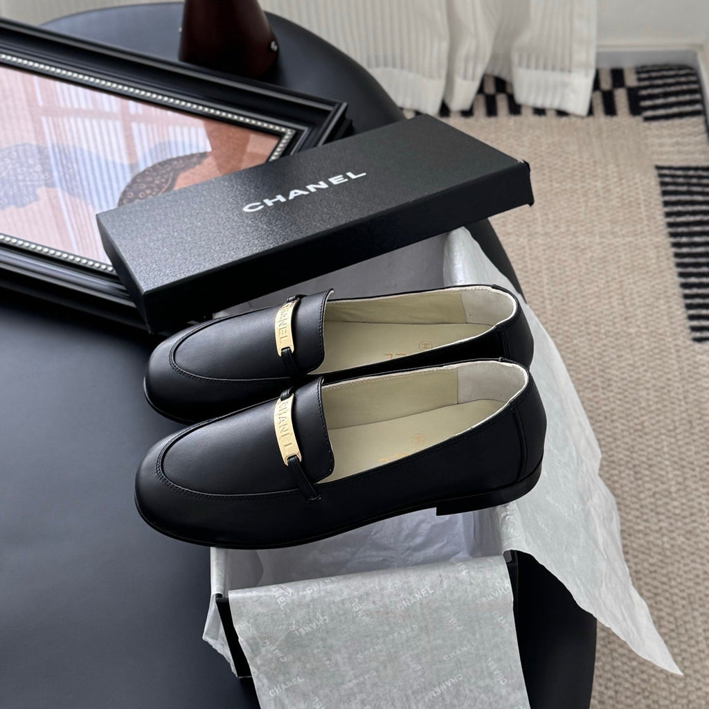 CC 25K   Finition Main Loafers Black Calfskin 458641