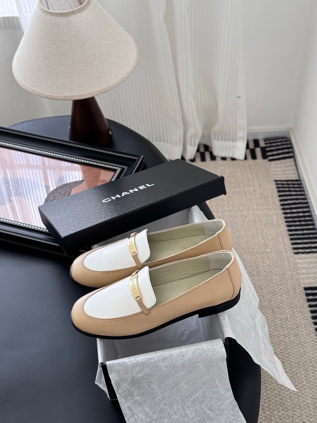 CC 25K   Finition Main Loafers Beige White Calfskin 458644