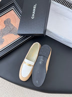 CC 25K   Finition Main Loafers Beige White Calfskin 458644