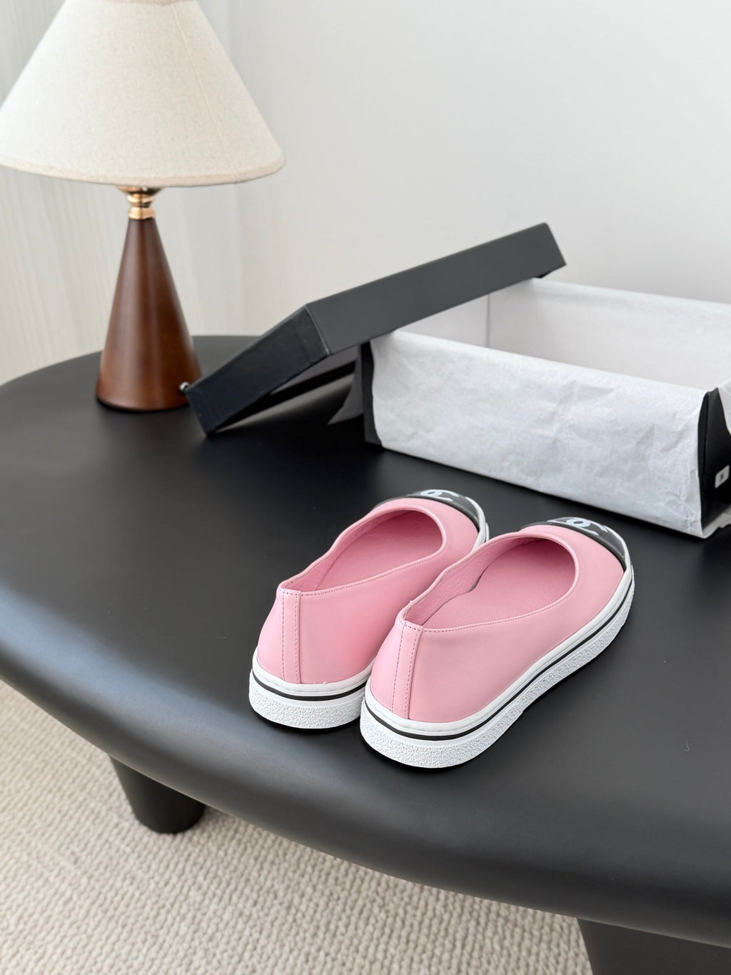 CC 26P Ballet Flat Black Pink Patent Leather Lambskin 670803