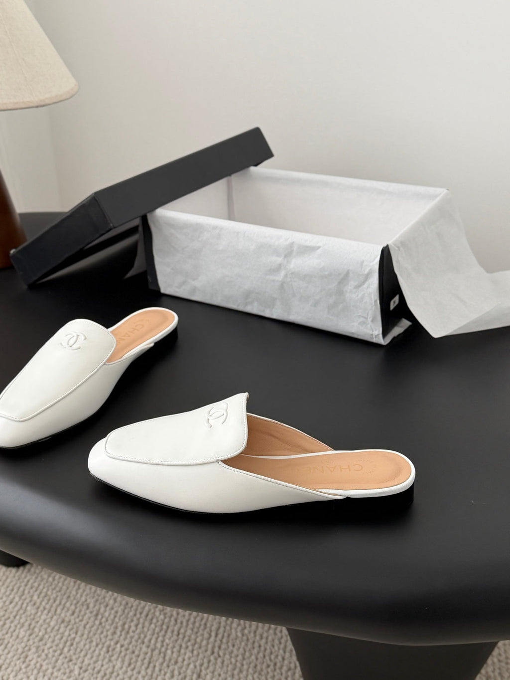 CC 26SS Loafers Mule White Lambskin 670817
