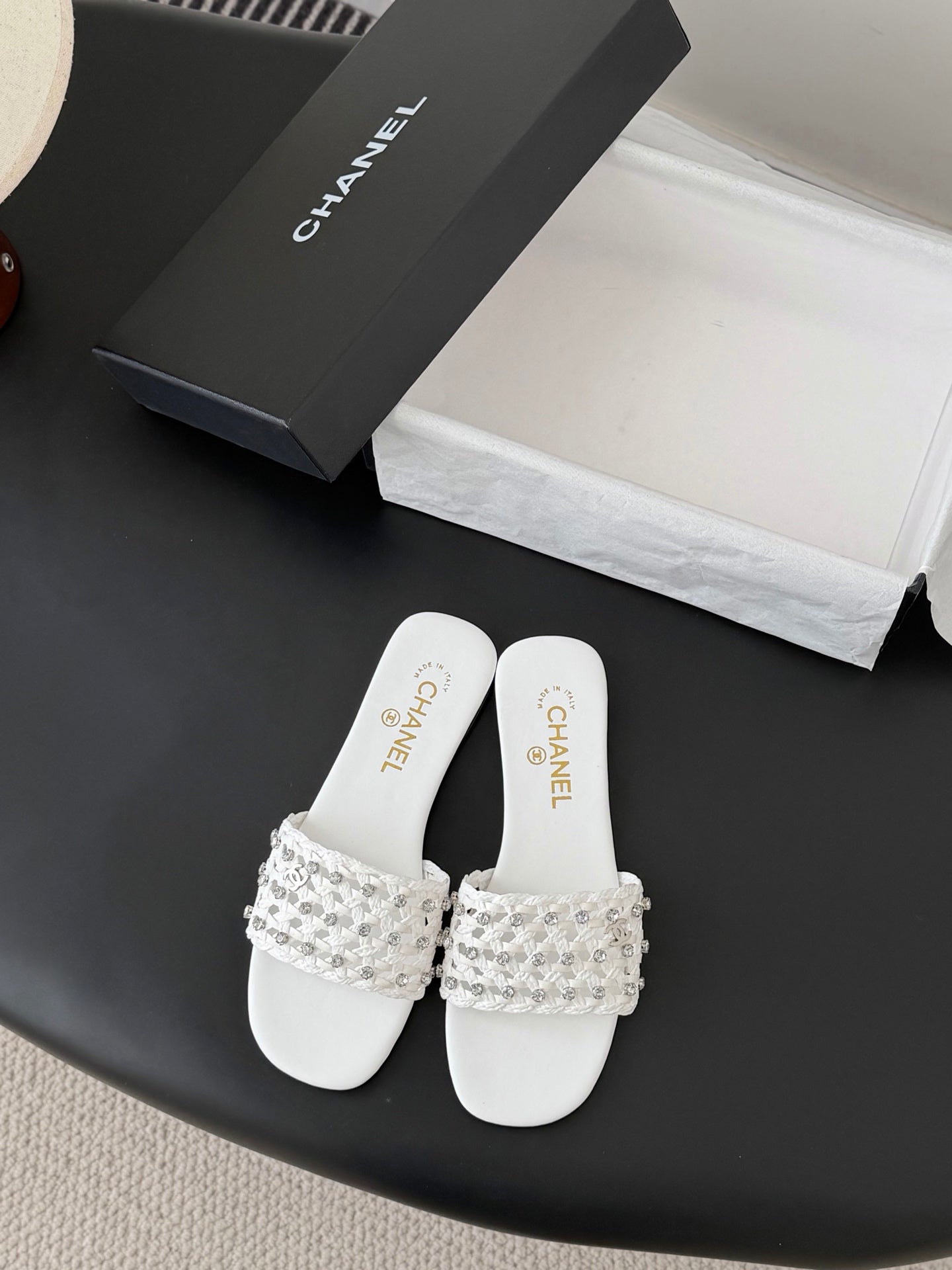 CC 26SS Slipper White Woven Lambskin 670628
