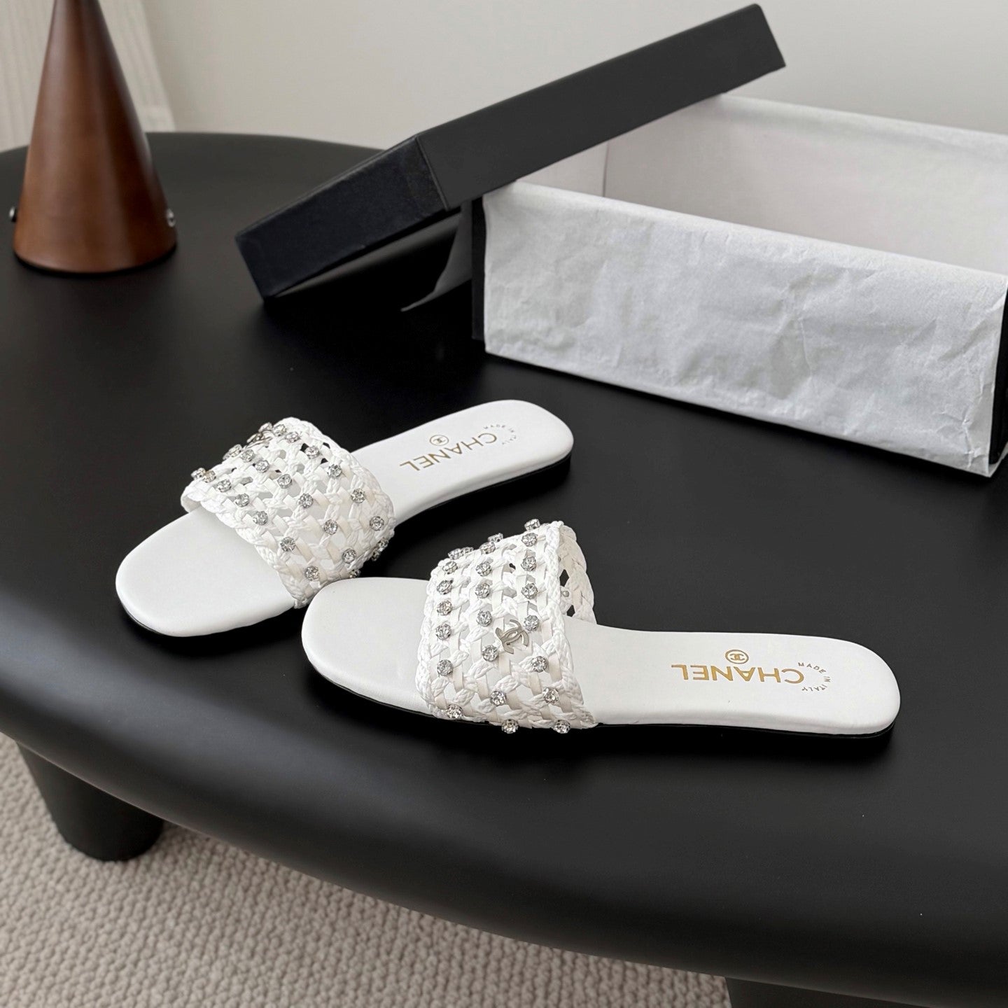 CC 26SS Slipper White Woven Lambskin 670628