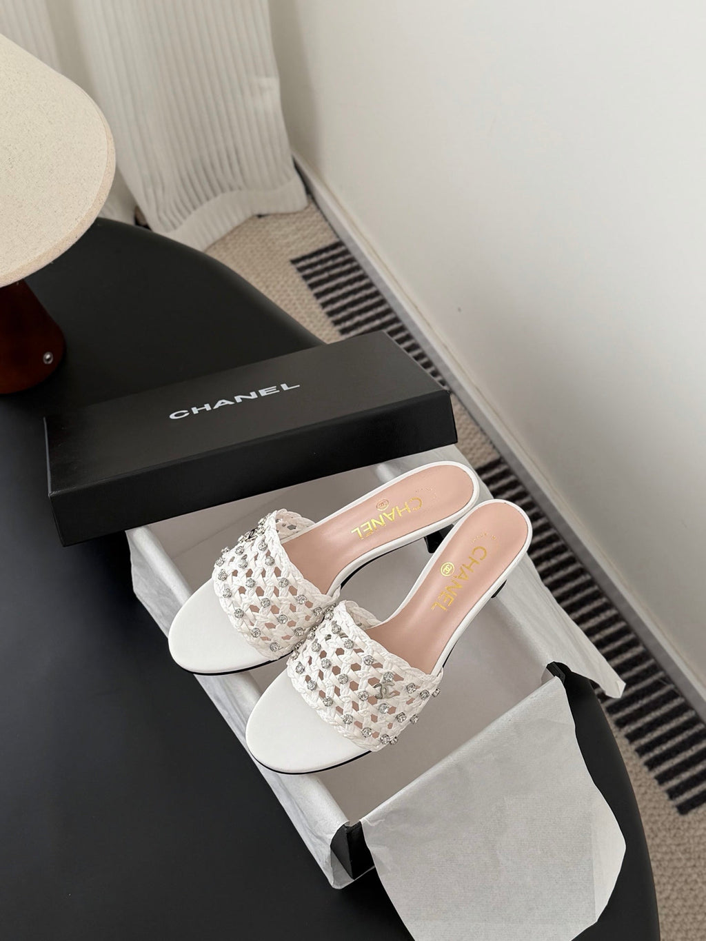 CC 26SS Sandals White Woven Lambskin 670633