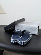 CC 26ss Slippers White Navy Blue Sheepskin Woven 670368
