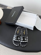 CC 26ss Slippers White Black Sheepskin Woven 670369