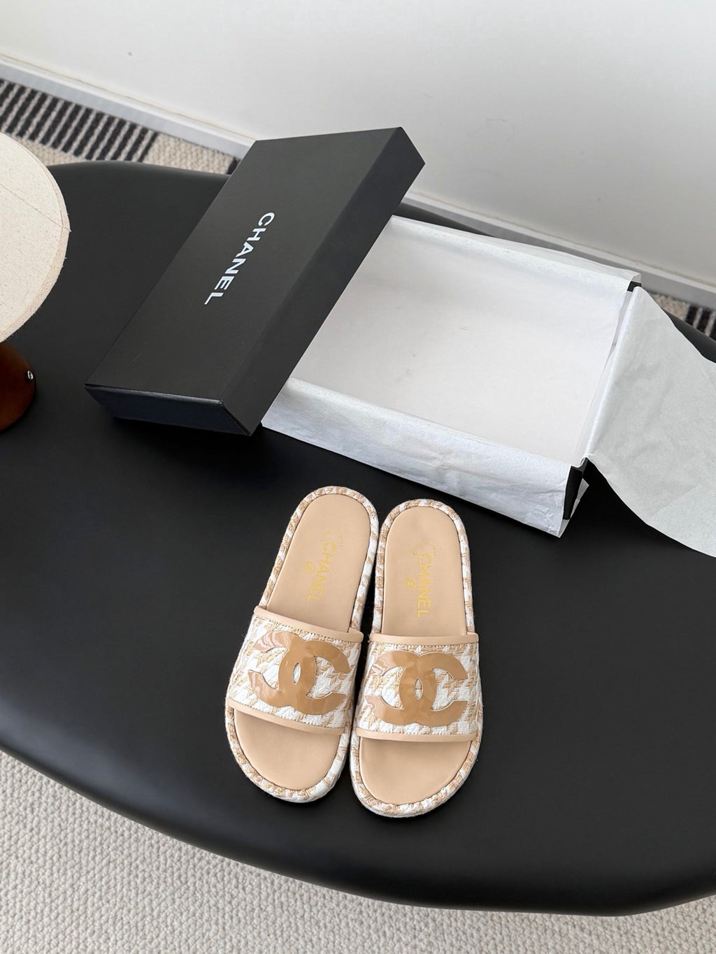 CC 26ss Slippers Beige Ivory Sheepskin Woven 670371