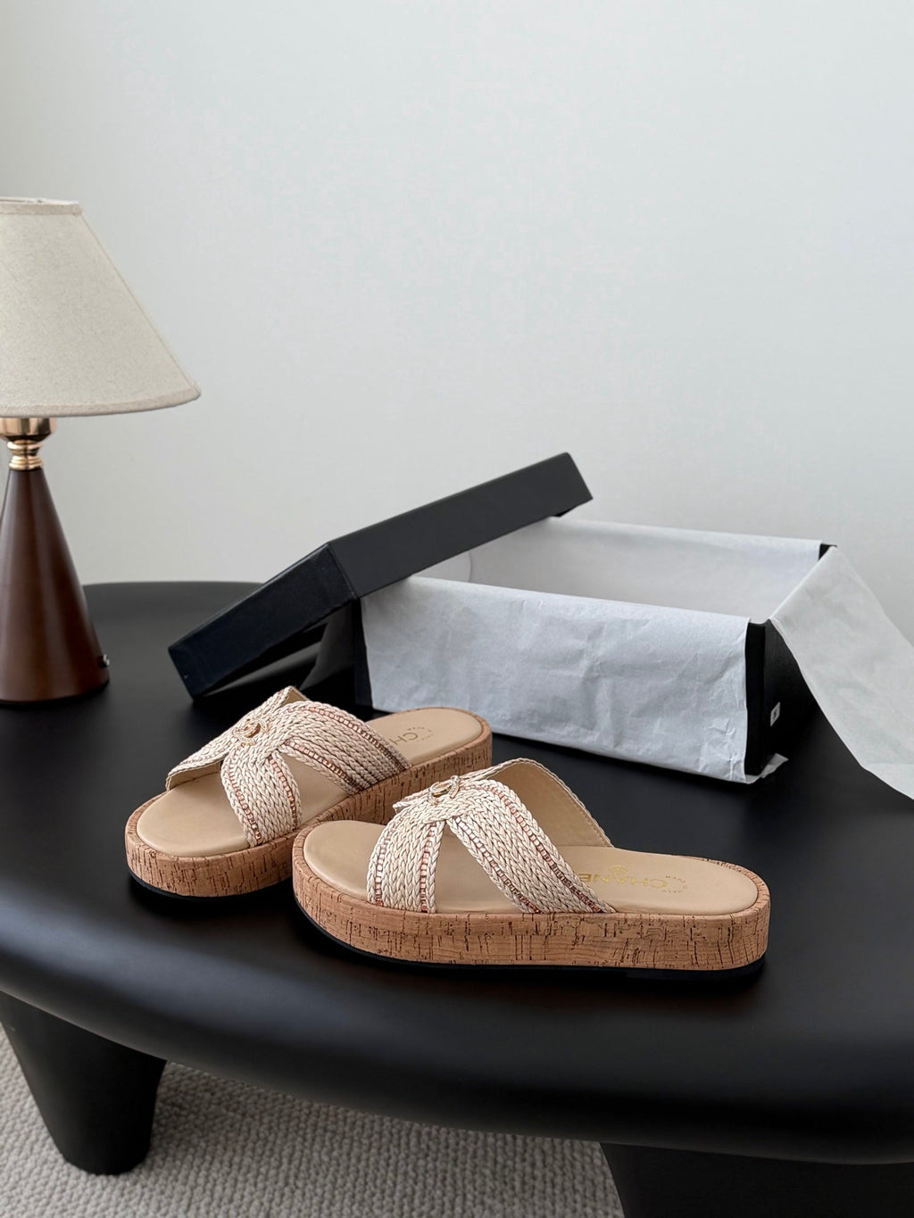 CC 26s Sandals Beige Raffia Sheepskin 670378