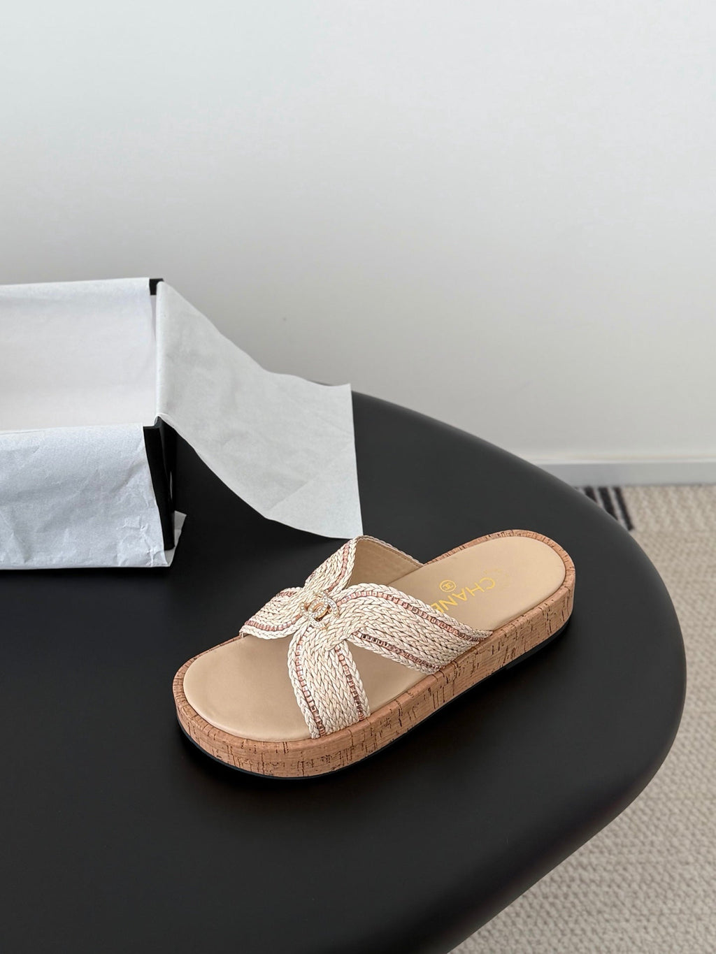 CC 26s Sandals Beige Raffia Sheepskin 670378