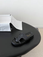 CC 26s Sandals Black Sheepskin 670377