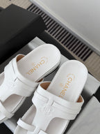 CC 26s Sandals White Sheepskin 670379