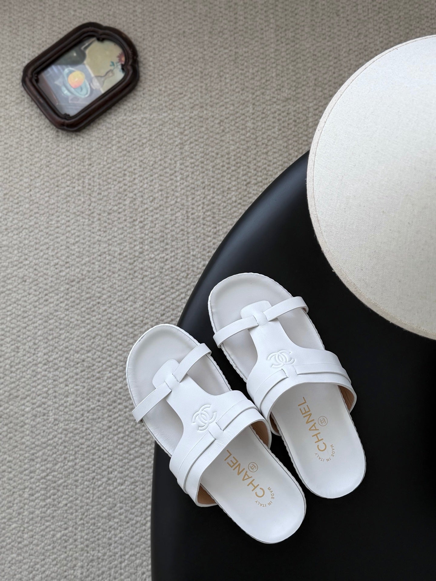 CC 26s Sandals White Sheepskin 670379