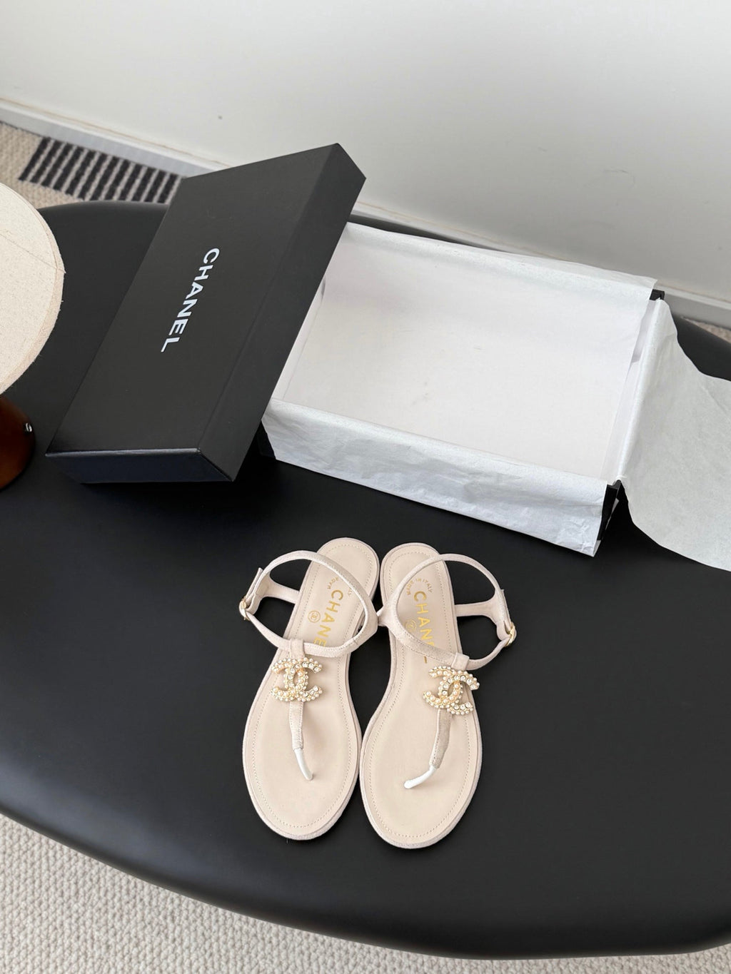 CC Strappy Sandals Cream Suede Sheepskin 670381