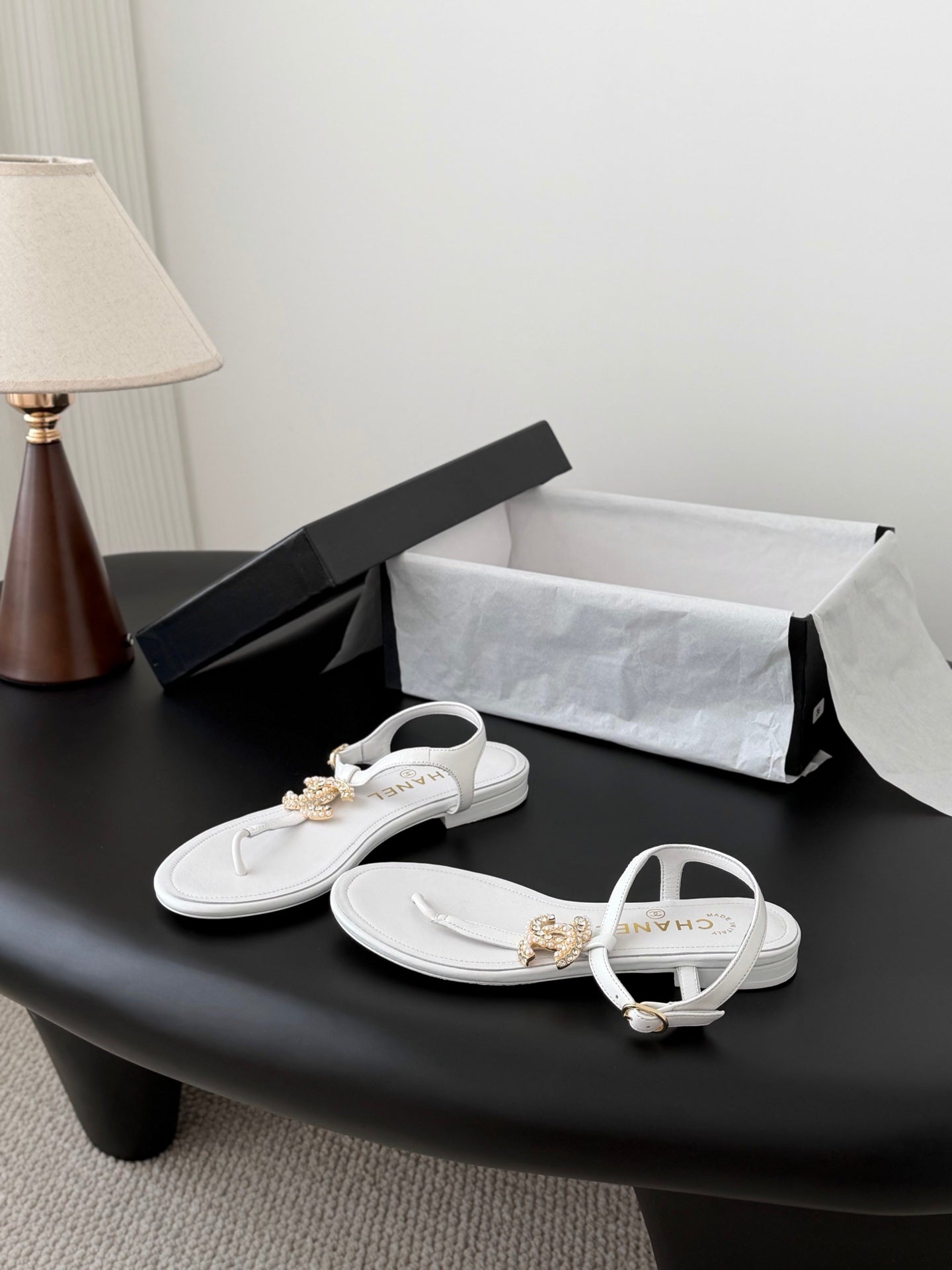 CC Strappy Sandals White Sheepskin 670382