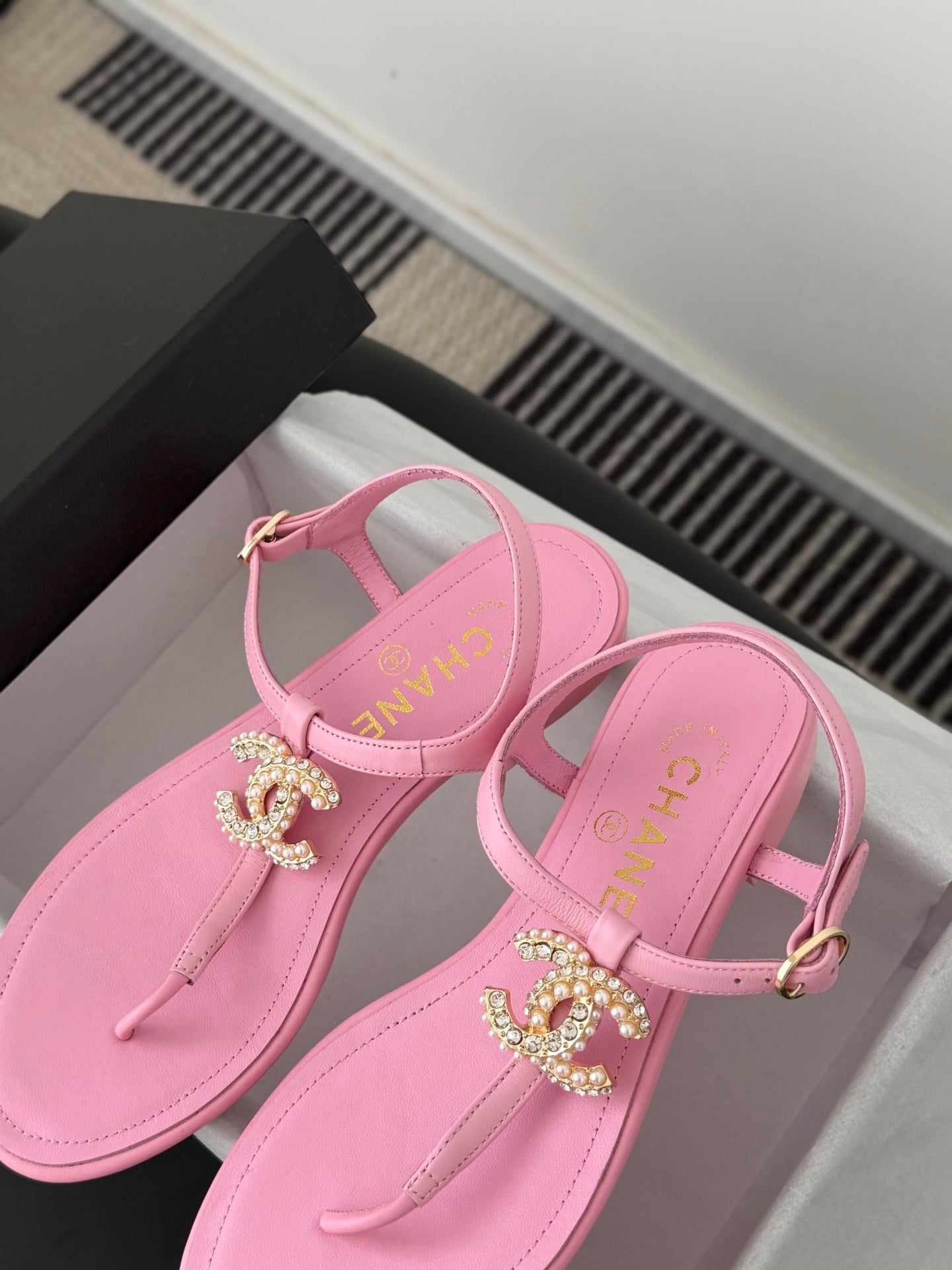 CC Strappy Sandals Pink Sheepskin 670384