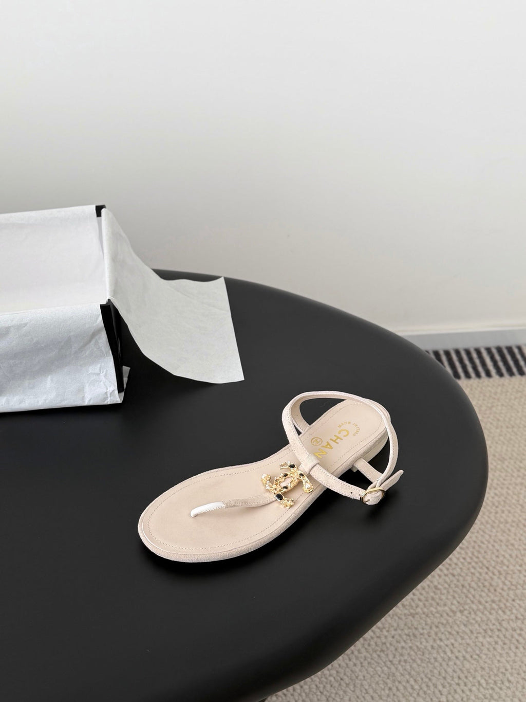 CC Strappy Sandals Cream Suede Sheepskin 670388