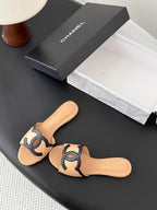 CC 2026 Flat Sandal Beige Black Lambskin 675863