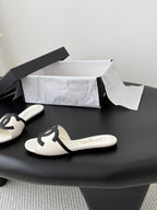 CC 2026 Flat Sandal White Black Lambskin 675868