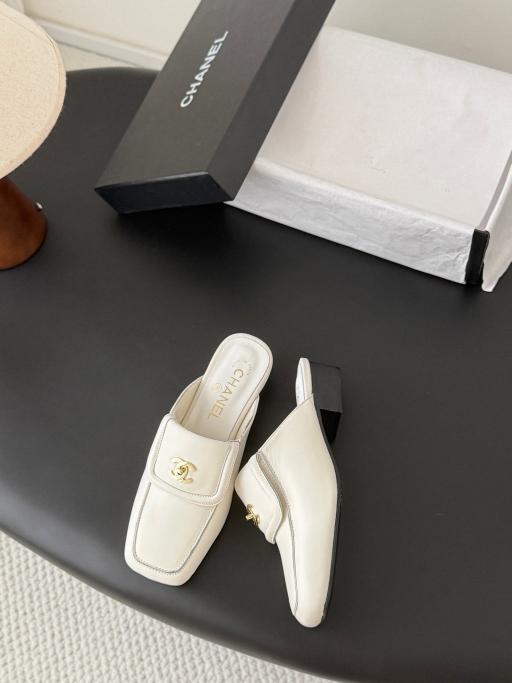 CC Half-Slippers Flat White Calfskin 717816