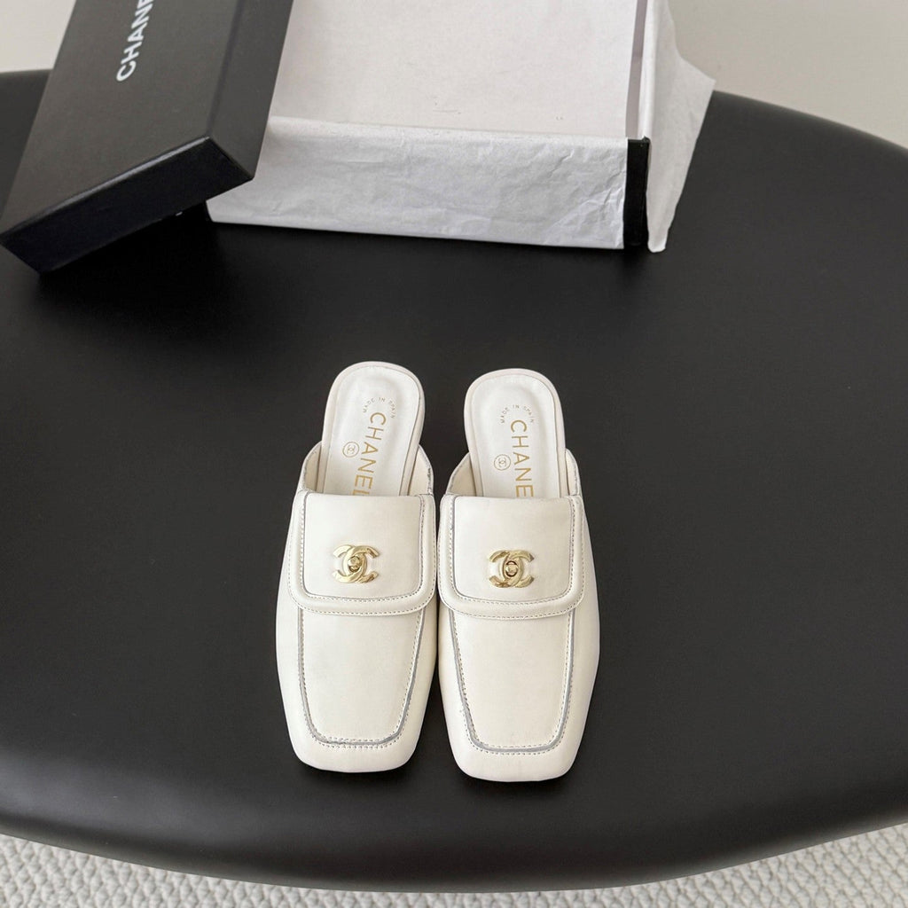 CC Half-Slippers Flat White Calfskin 717816