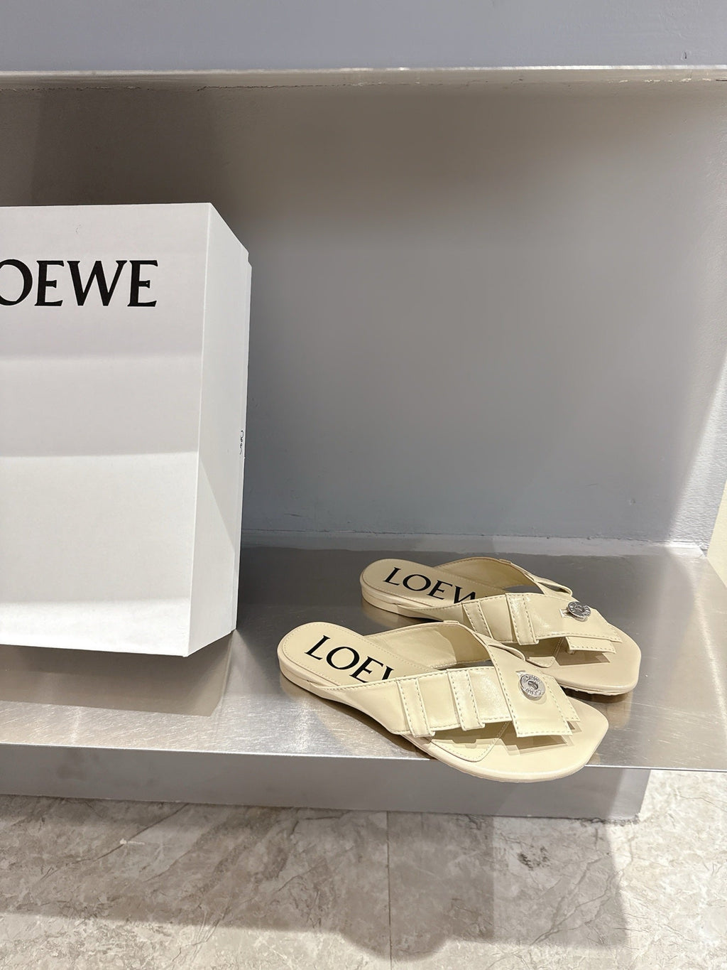 Loewe 25 Toy Panta Toe Thong Beige Sheepskin
