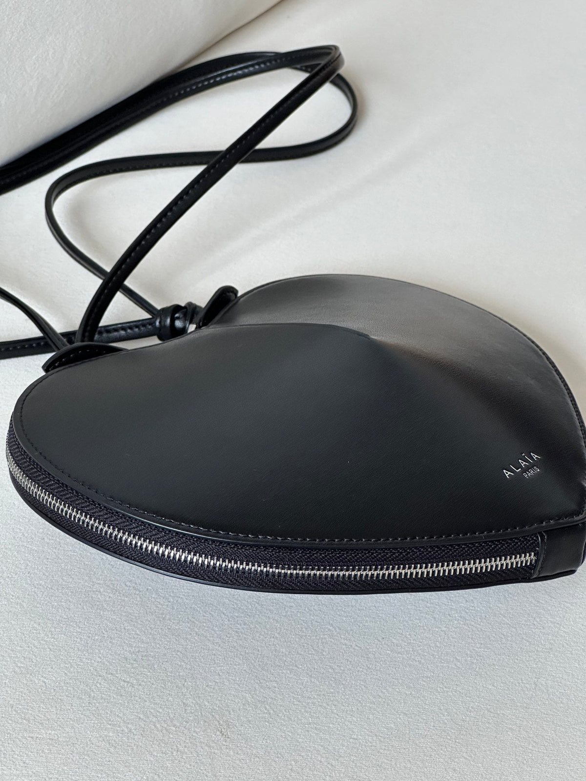 LE COEUR BAG 21 IN BLACK CALFSKIN