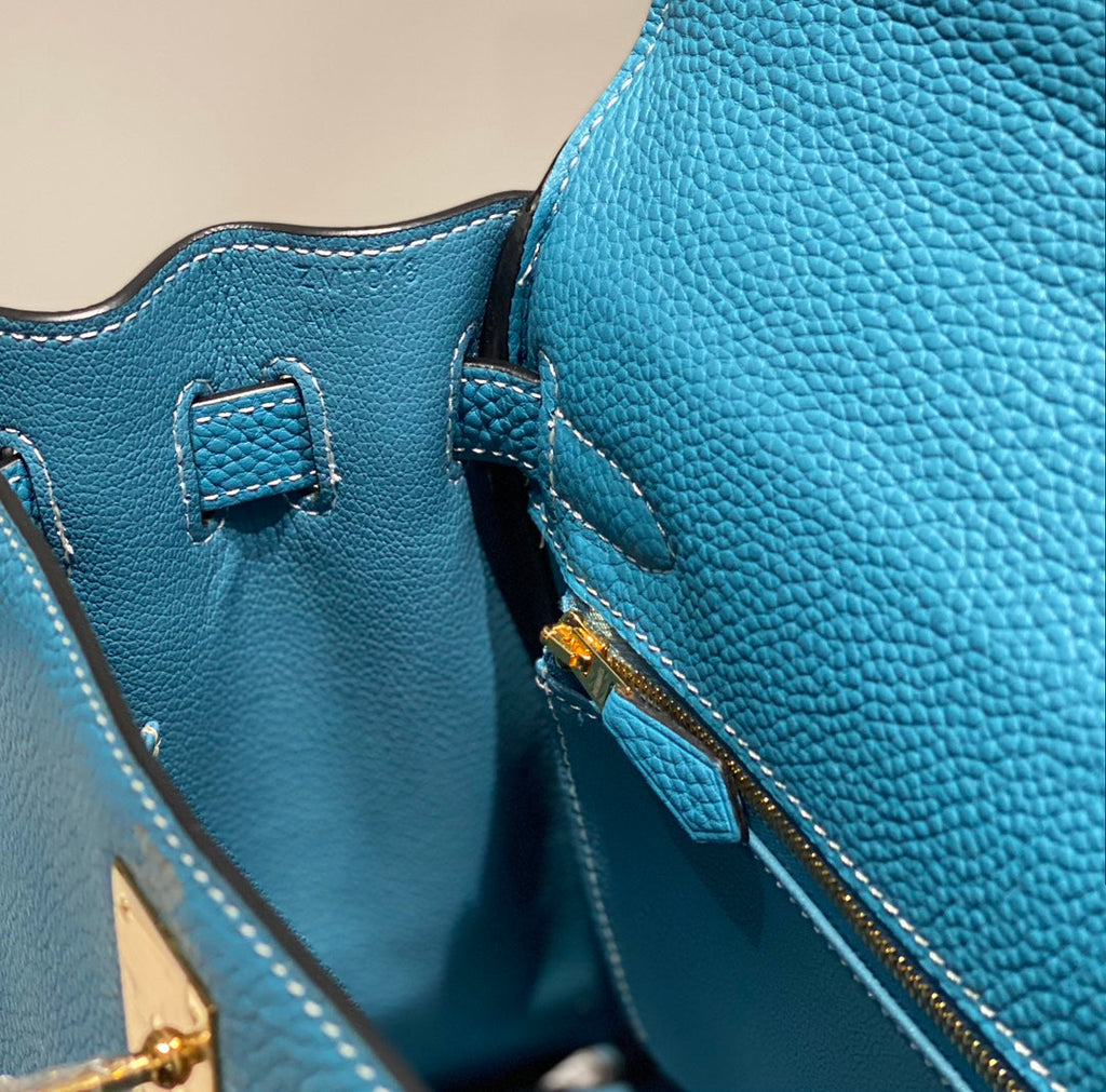 HM KELLY 28CM BLUE SKY TOGO GOLD HARDWARE
