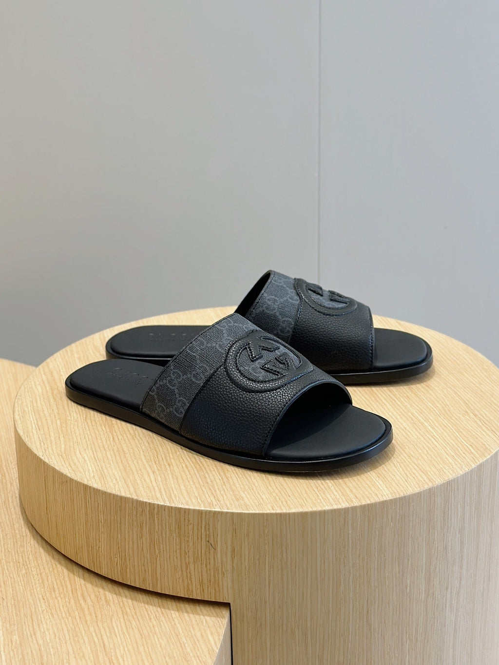 GG Men's Slide Black Cowhide 547704
