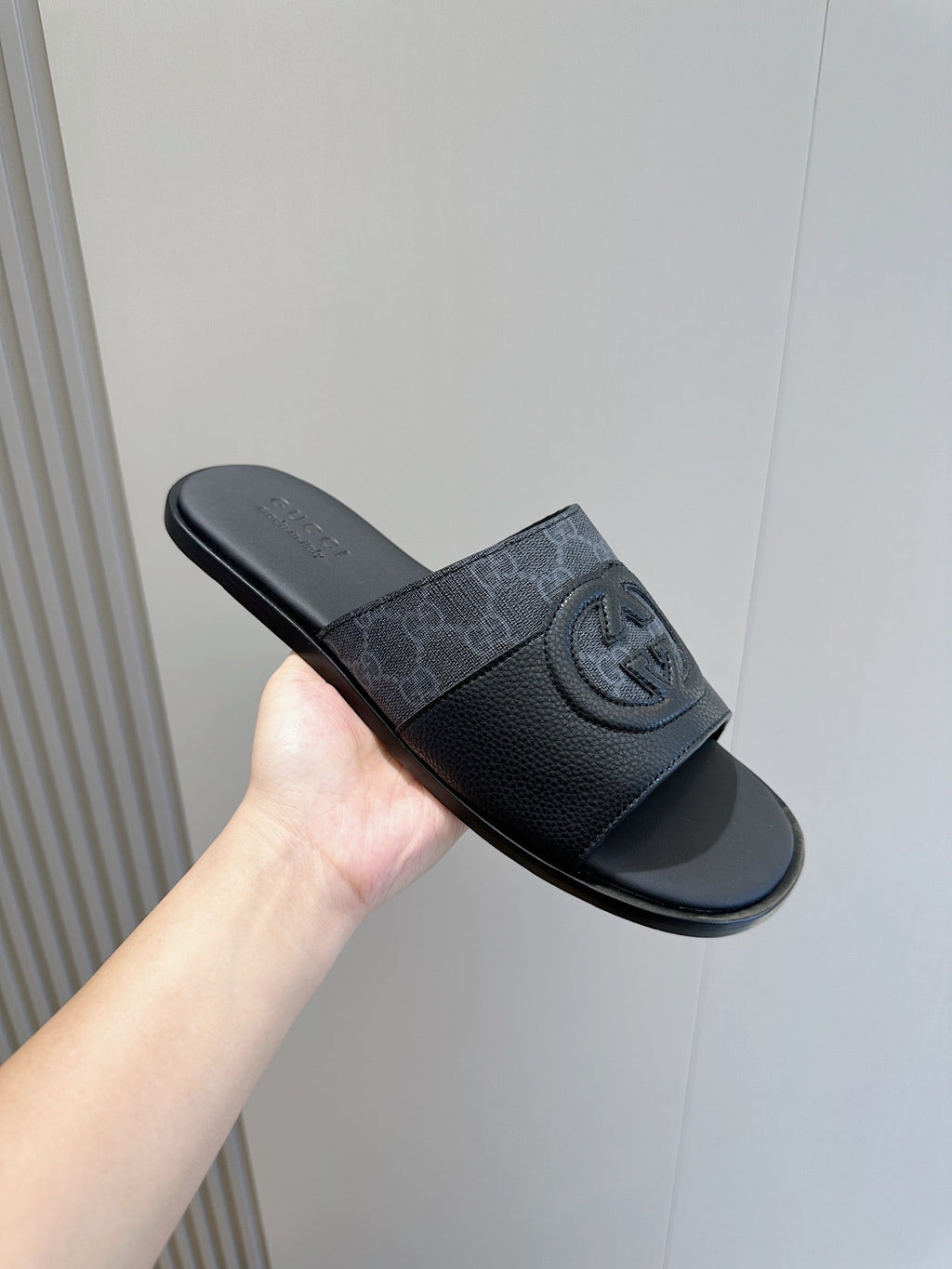 GG Men's Slide Black Cowhide 547704