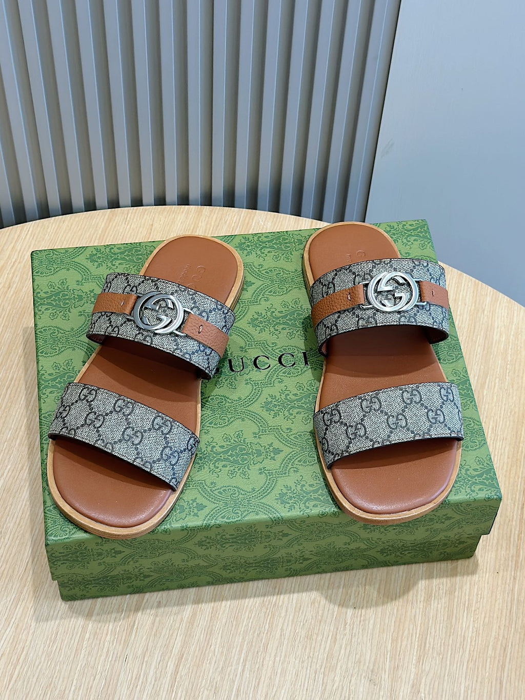 GG Men's Interlocking G Sandals Brown Cowhide 547645
