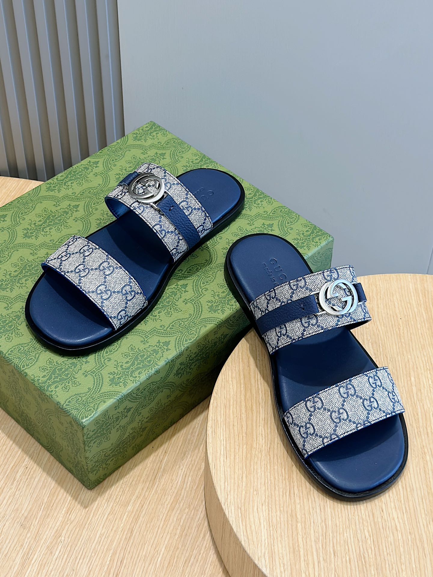 GG Men's Interlocking G Sandals Blue Cowhide 547647