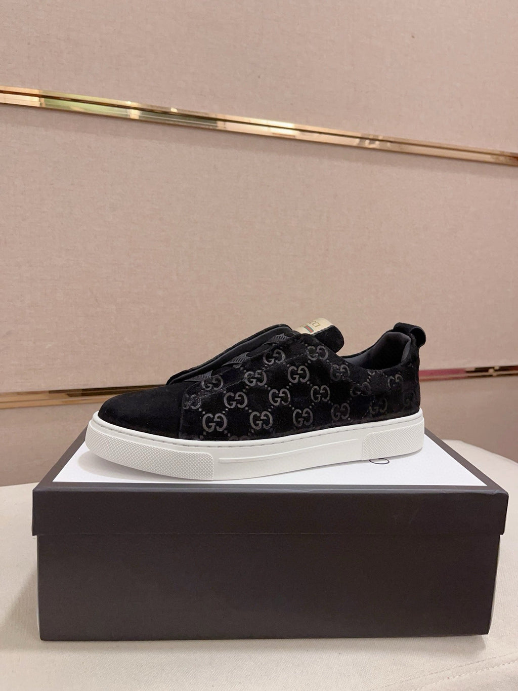 GG Men's Sneaker Black Suede 448475