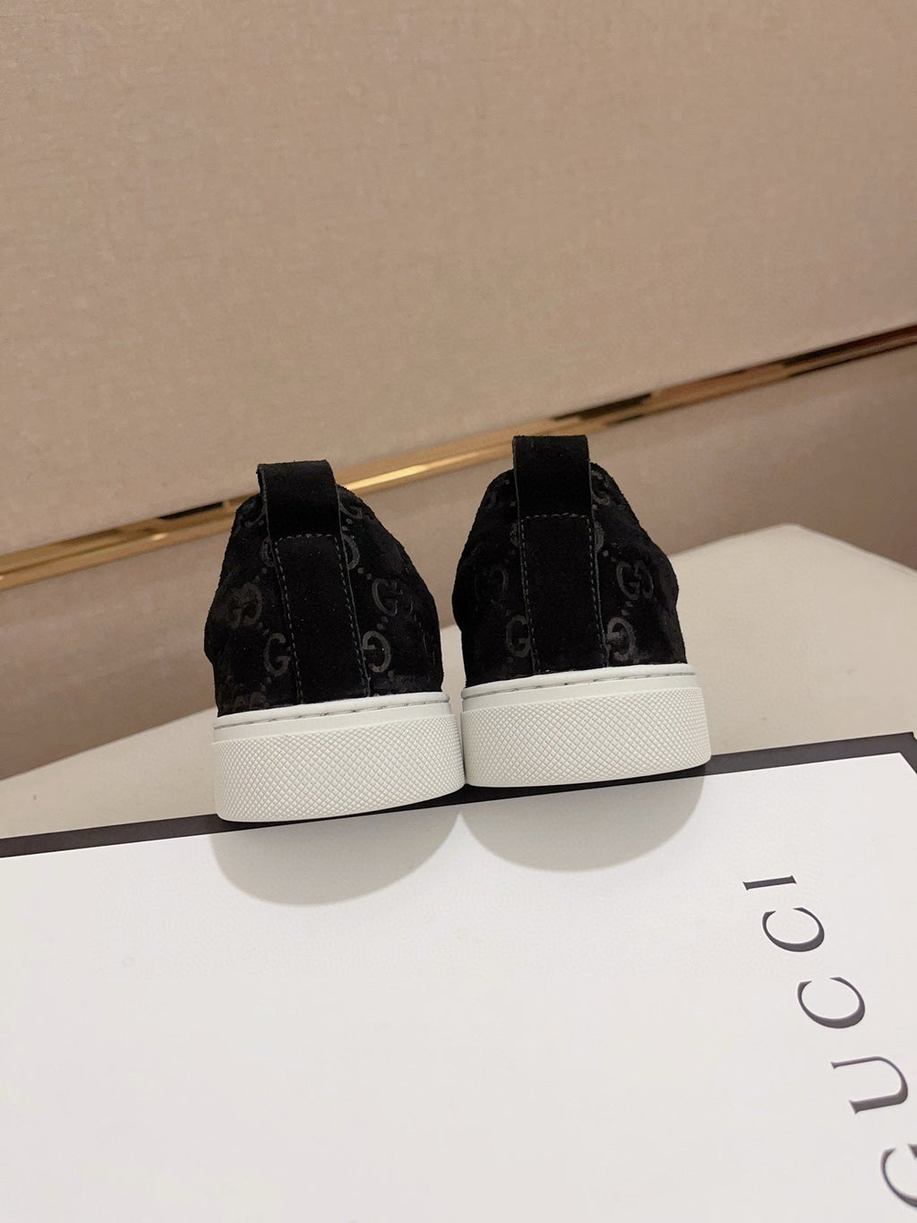 GG Men's Sneaker Black Suede 448475