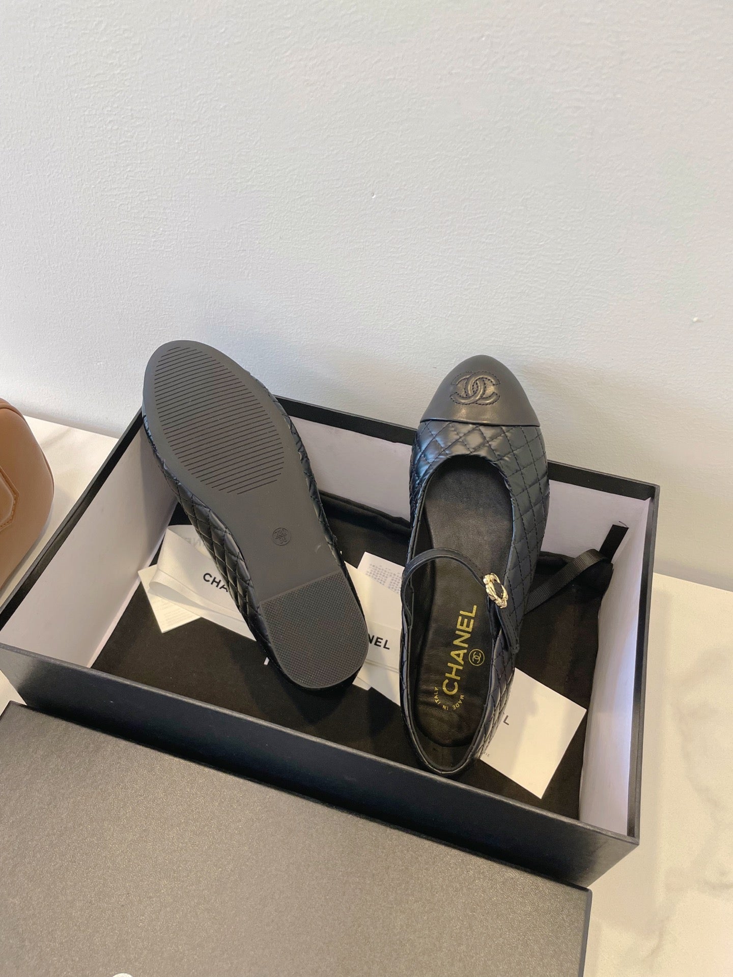 CC 25A Ballet Flat With Strap Quited Black Sheepskin 530539