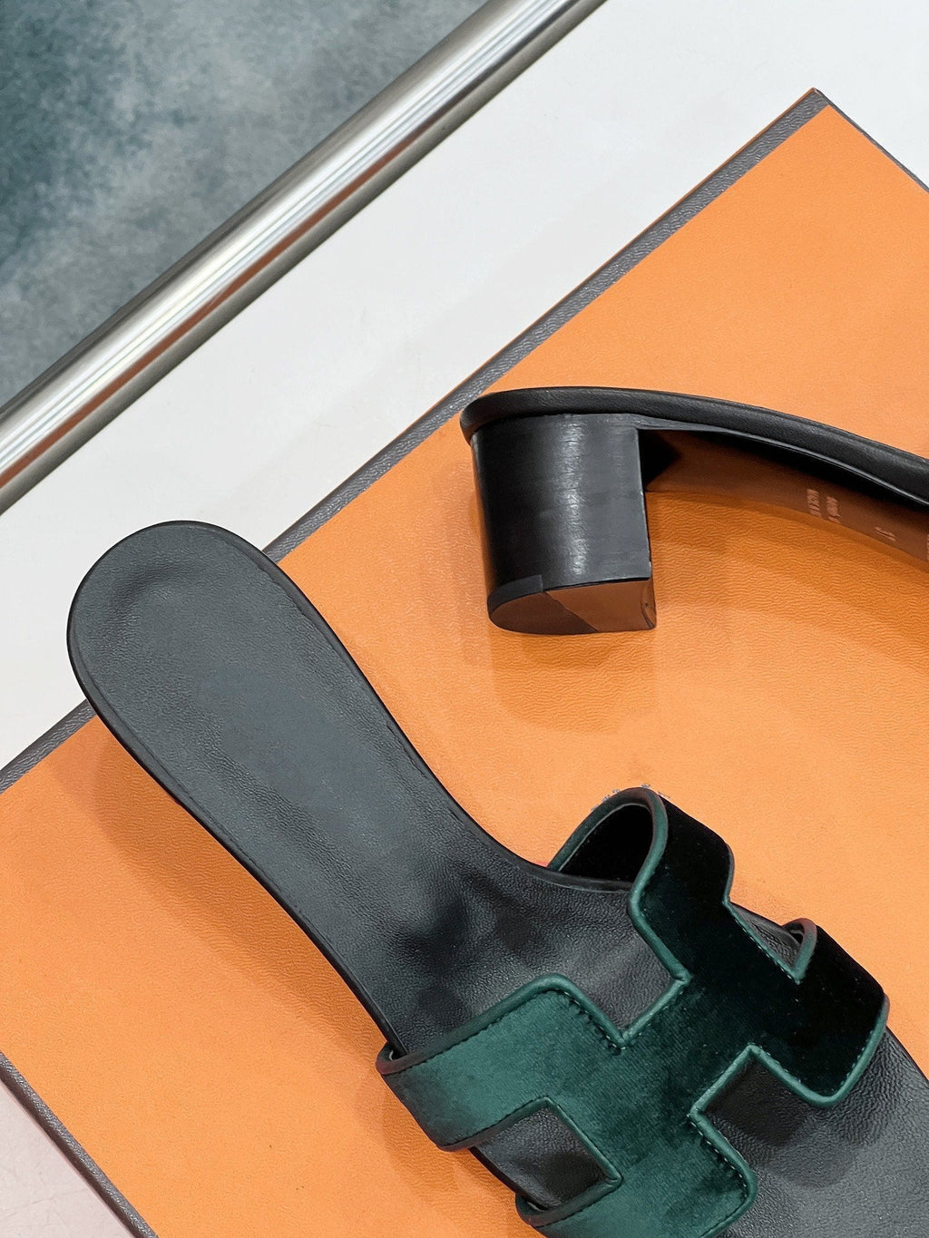 0ran 45 sandal dark green velvet goatskin