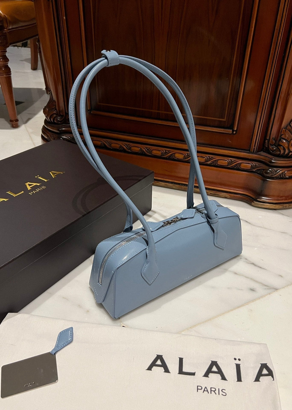 LE TECKEL MEDIUM BAG 33 IN AIR FORCE GOATSKIN