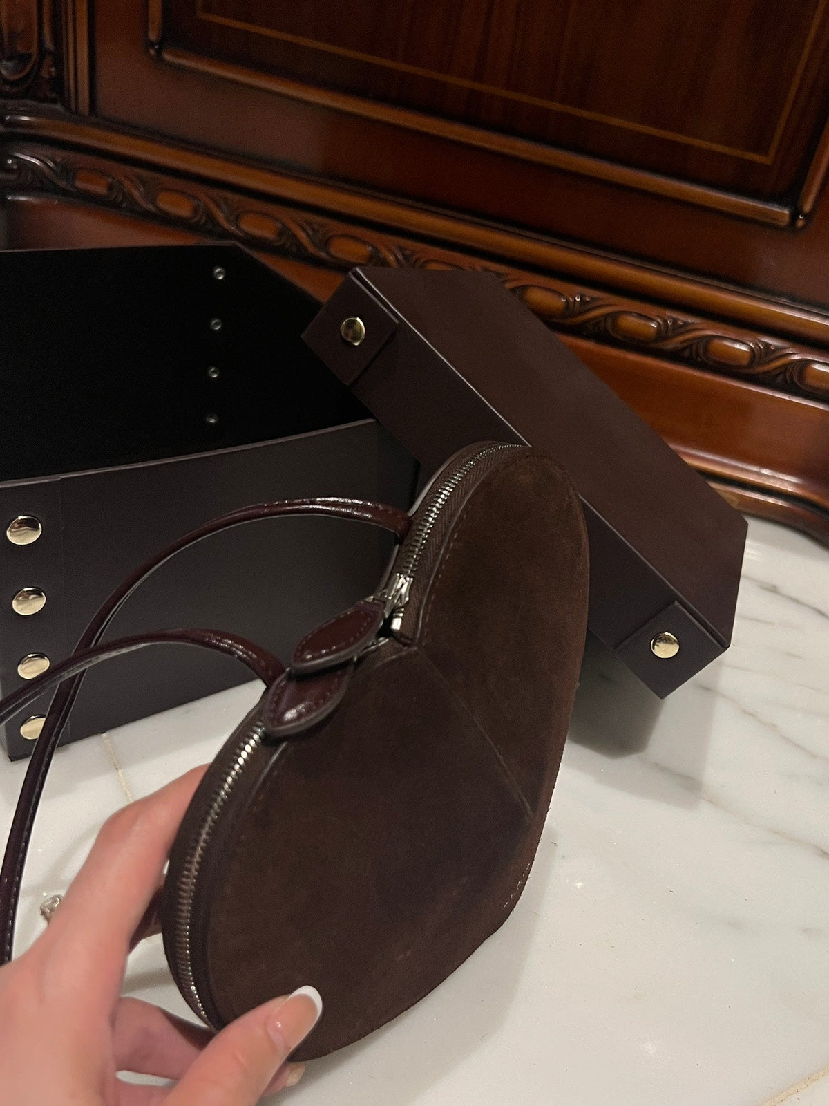 LE COEUR BAG 21 IN HICKORY BROWN SUEDE