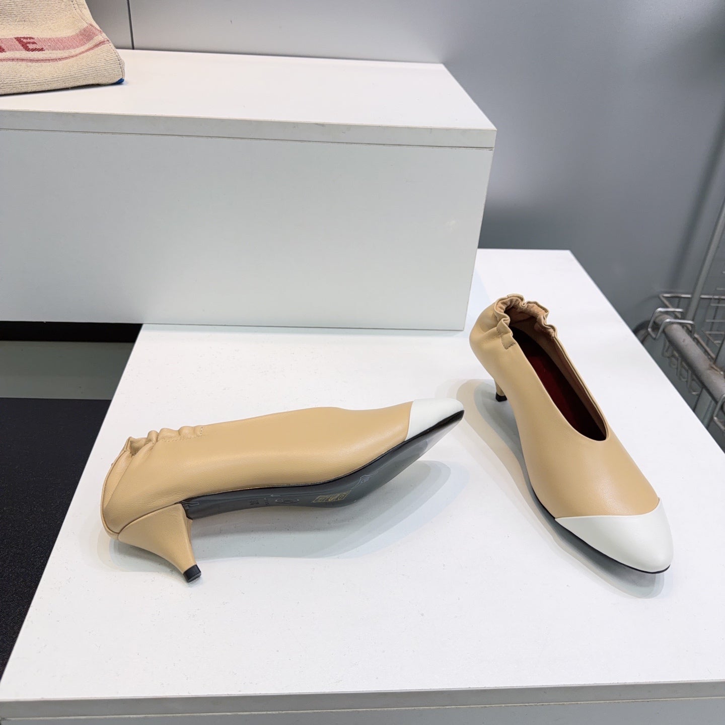 CC 2026 Pumps 4.5cm White Beige Lambskin 741643
